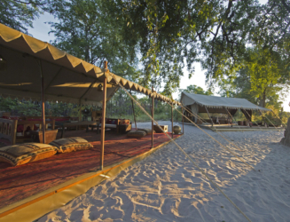 Selinda Explorers Camp